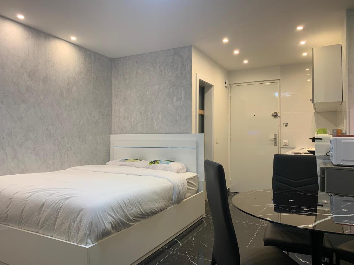 Appartement Les Pieds Dans L'Eau Saint-Laurent-du-Var Luaran gambar